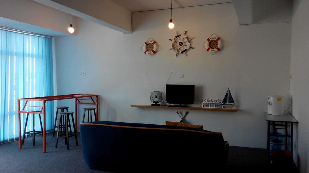 Roof Talk Theme Hostel Johor Bahru Exteriör bild
