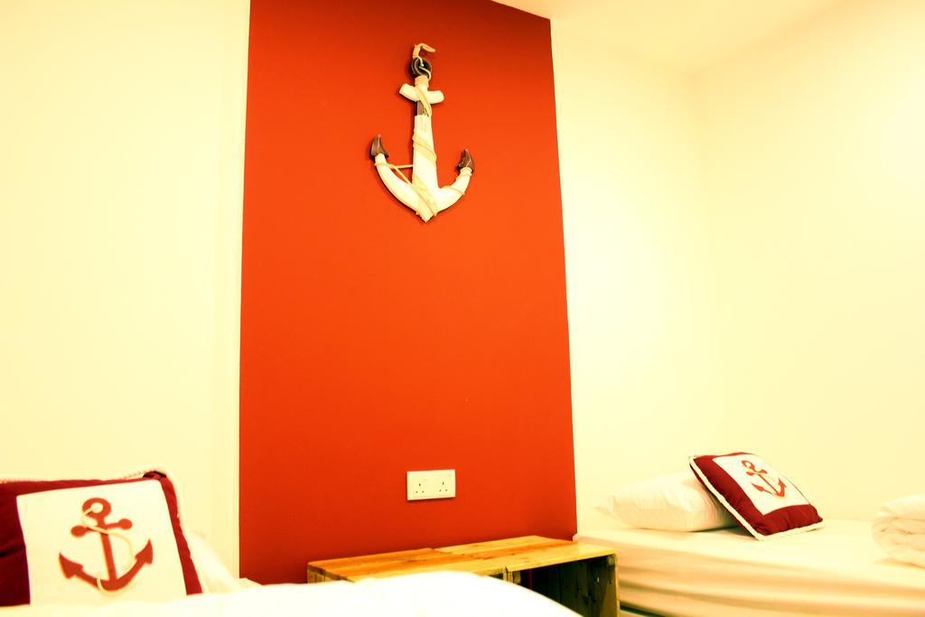Roof Talk Theme Hostel Johor Bahru Exteriör bild