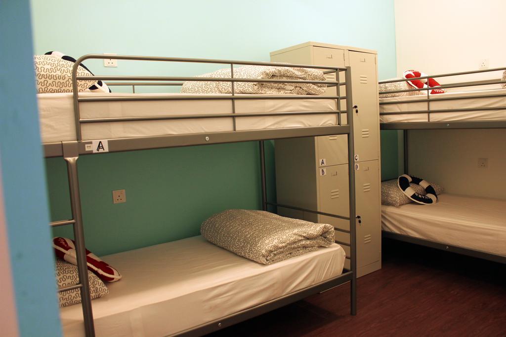 Roof Talk Theme Hostel Johor Bahru Rum bild