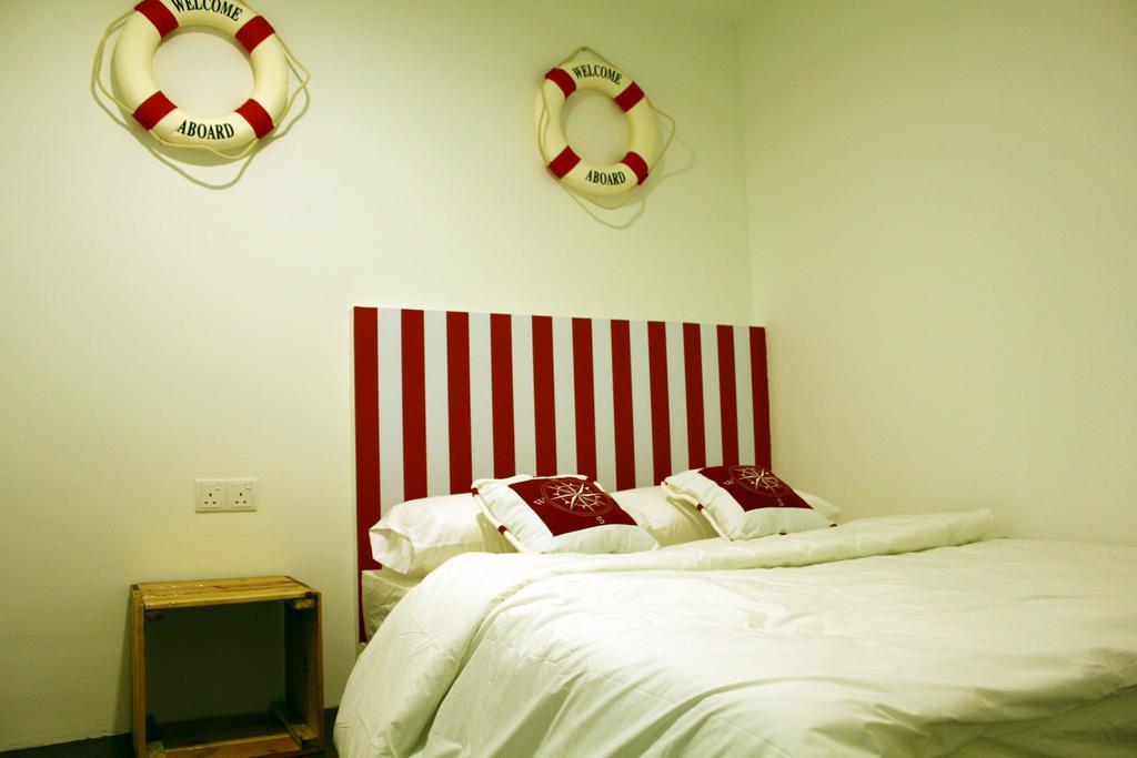 Roof Talk Theme Hostel Johor Bahru Rum bild