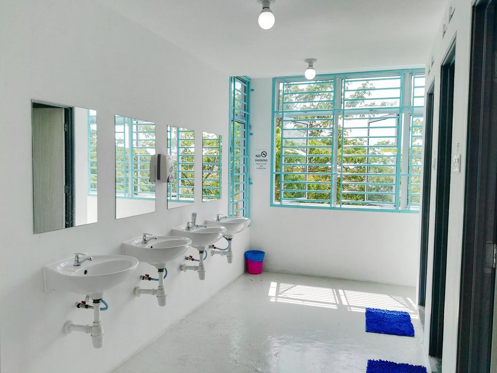 Roof Talk Theme Hostel Johor Bahru Exteriör bild