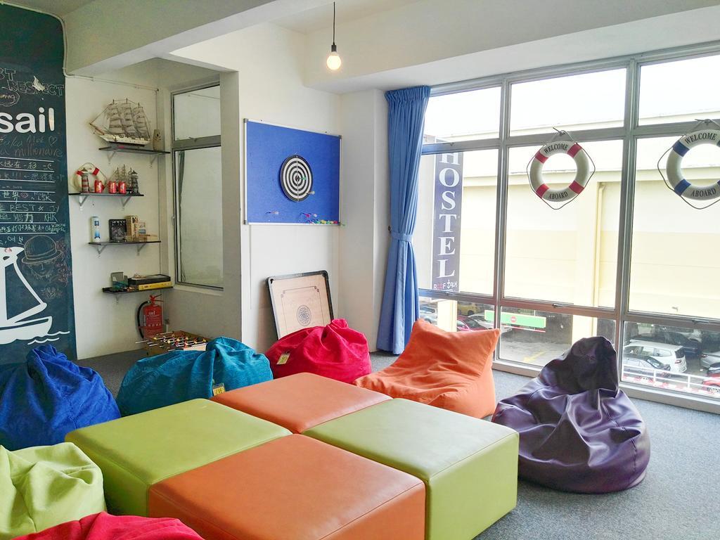 Roof Talk Theme Hostel Johor Bahru Exteriör bild