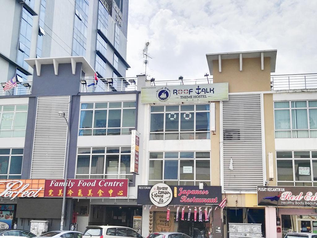Roof Talk Theme Hostel Johor Bahru Exteriör bild